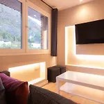 Lovely Quiet Apartment Walking Distance Ski Runs - Hut1-Oo5333